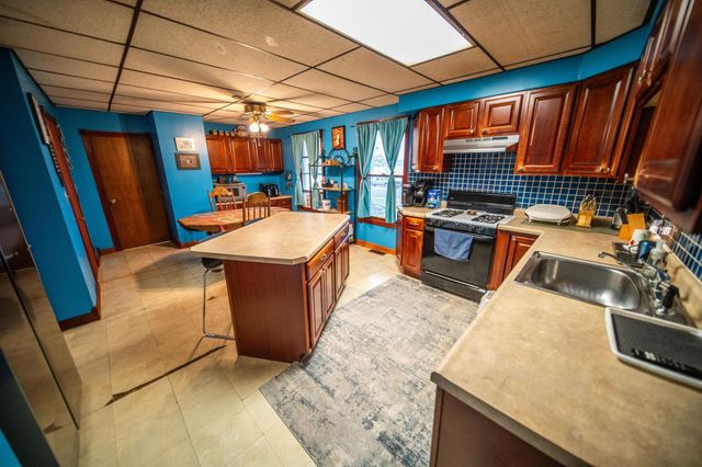 260 E 15th St, Saint Charles, MN 55972