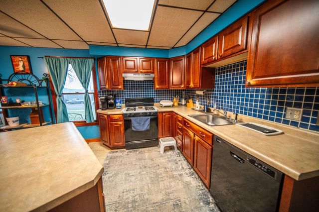 260 E 15th St, Saint Charles, MN 55972