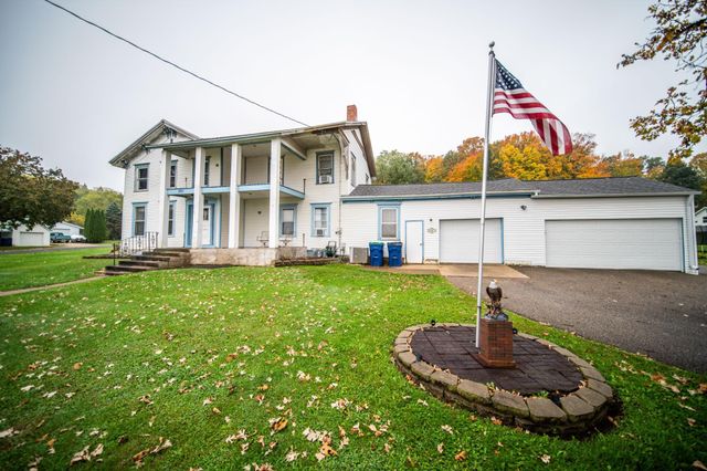 260 E 15th St, Saint Charles, MN 55972