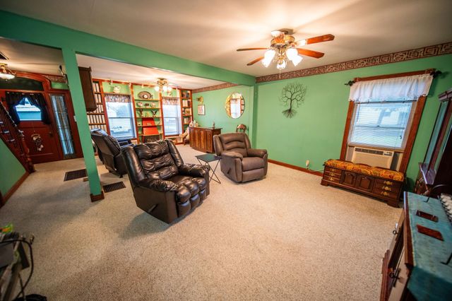 260 E 15th St, Saint Charles, MN 55972