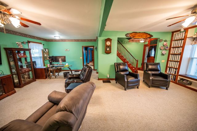 260 E 15th St, Saint Charles, MN 55972