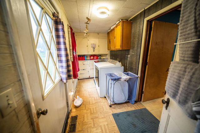 260 E 15th St, Saint Charles, MN 55972