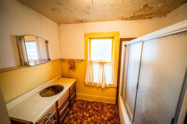 260 E 15th St, Saint Charles, MN 55972