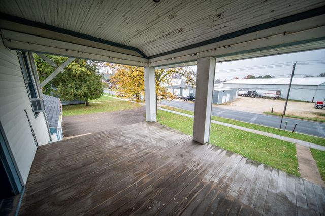 260 E 15th St, Saint Charles, MN 55972