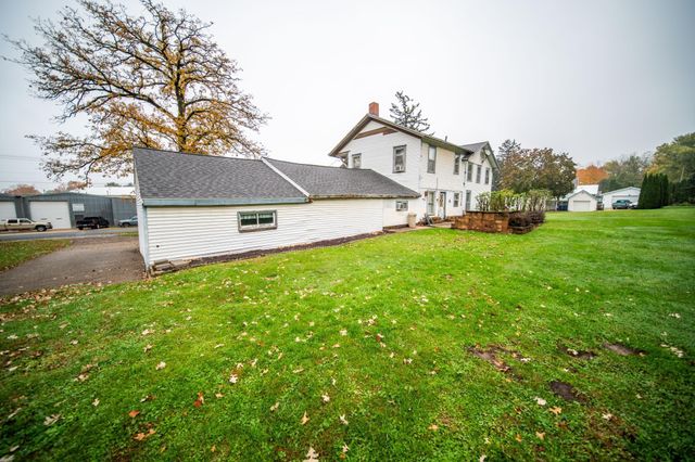 260 E 15th St, Saint Charles, MN 55972