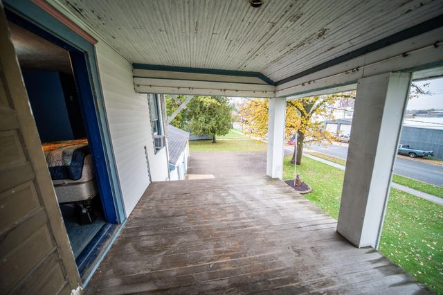 260 E 15th St, Saint Charles, MN 55972