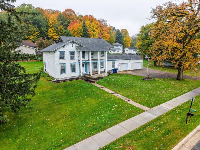 260 E 15th St, Saint Charles, MN 55972