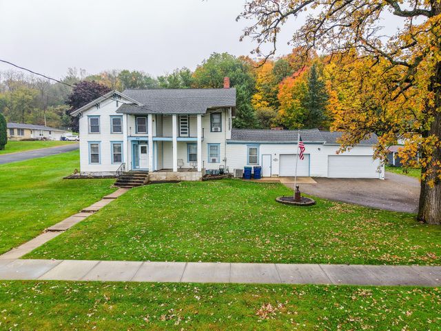 260 E 15th St, Saint Charles, MN 55972