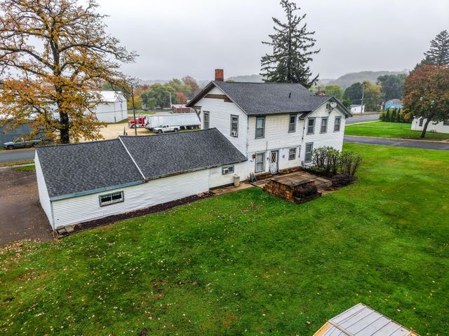 260 E 15th St, Saint Charles, MN 55972