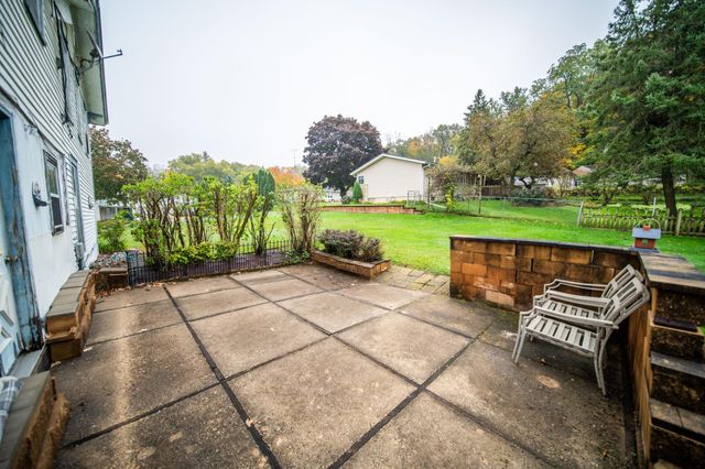 260 E 15th St, Saint Charles, MN 55972