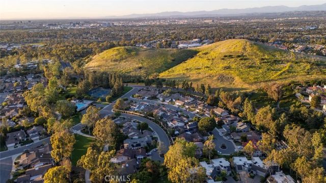 17 Rippling Stream, Irvine, CA 92603