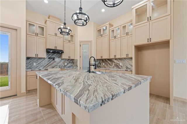 3001 Silver Oak Avenue, Mission, TX 78574