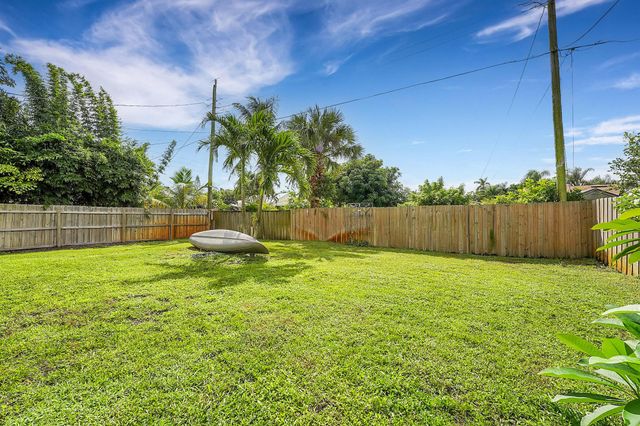 3004 SE Bamboo Street, Stuart, FL 34997