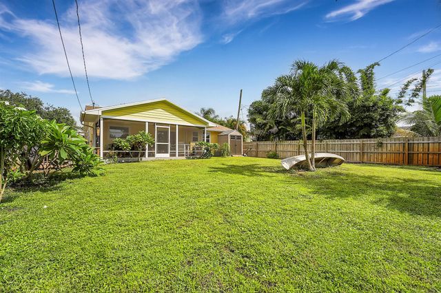 3004 SE Bamboo Street, Stuart, FL 34997