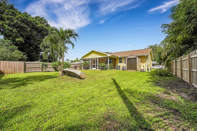 3004 SE Bamboo Street, Stuart, FL 34997