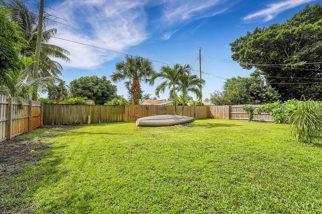 3004 SE Bamboo Street, Stuart, FL 34997