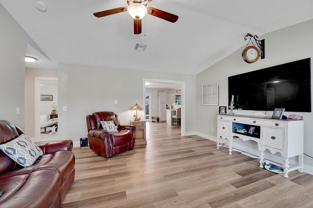 3004 SE Bamboo Street, Stuart, FL 34997