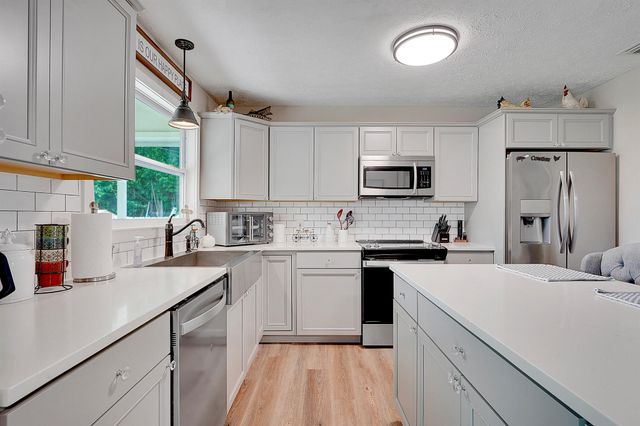 3004 SE Bamboo Street, Stuart, FL 34997