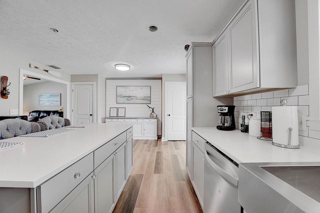 3004 SE Bamboo Street, Stuart, FL 34997