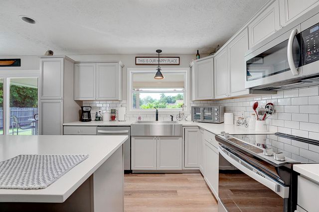 3004 SE Bamboo Street, Stuart, FL 34997