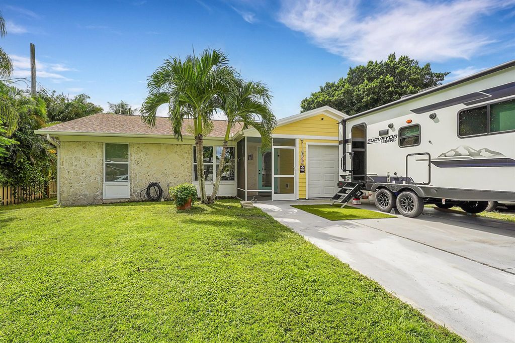 3004 SE Bamboo Street, Stuart, FL 34997