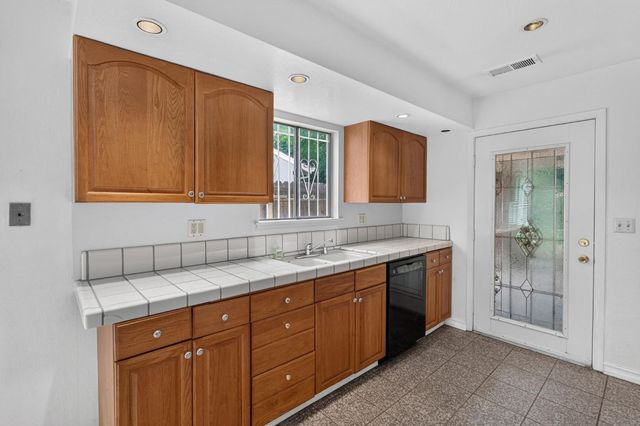 3818 Round Valley Cir, Stockton, CA 95207