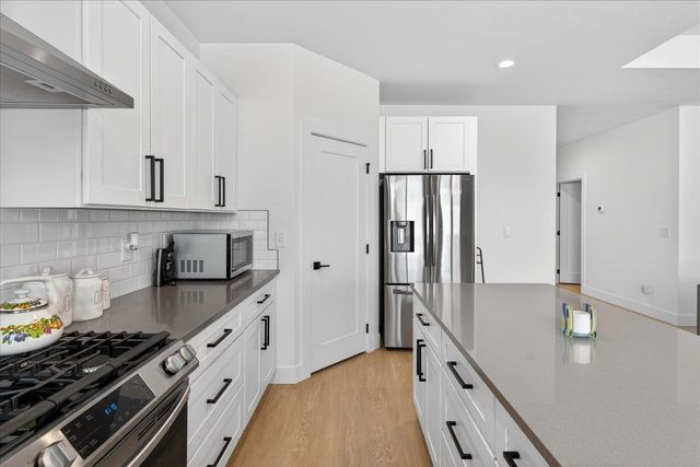 842 Greenfield Rd, Cheney, WA 99004