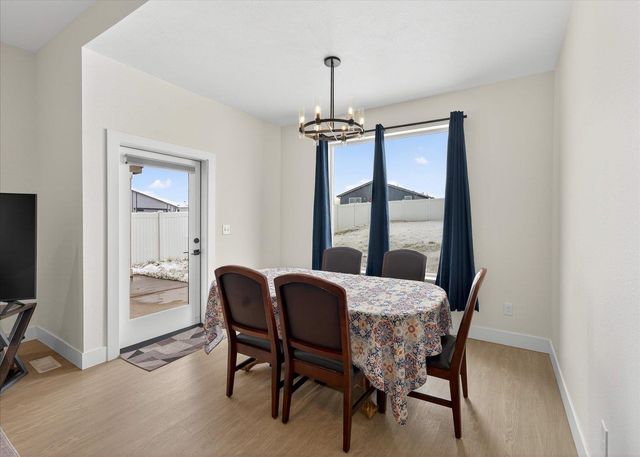 842 Greenfield Rd, Cheney, WA 99004