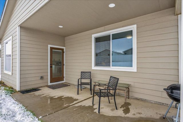 842 Greenfield Rd, Cheney, WA 99004