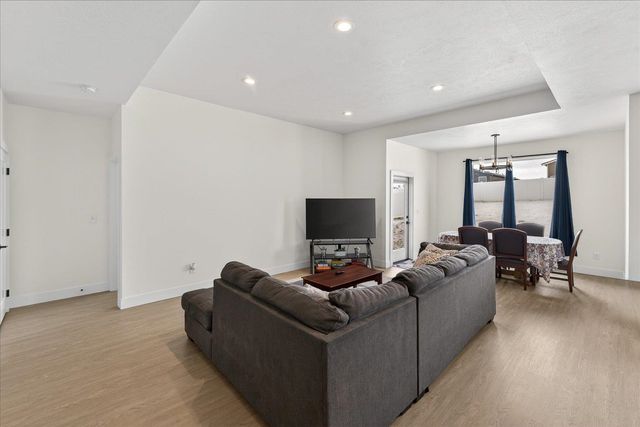 842 Greenfield Rd, Cheney, WA 99004