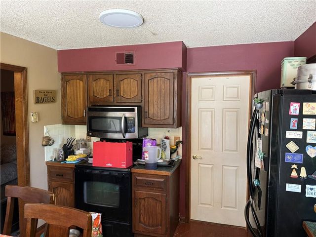 1509 S 24th Street, Blue Springs, MO 64015
