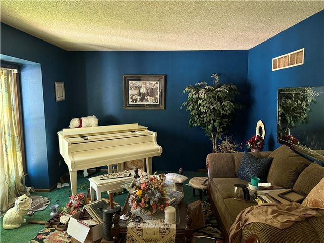 1509 S 24th Street, Blue Springs, MO 64015