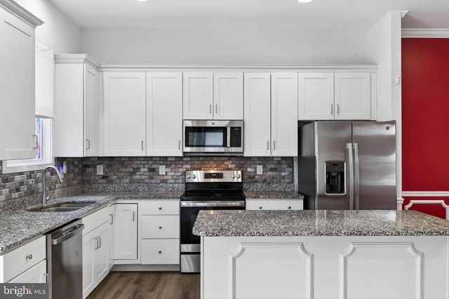 91 CILANTRO LN, Bunker Hill, WV 25413