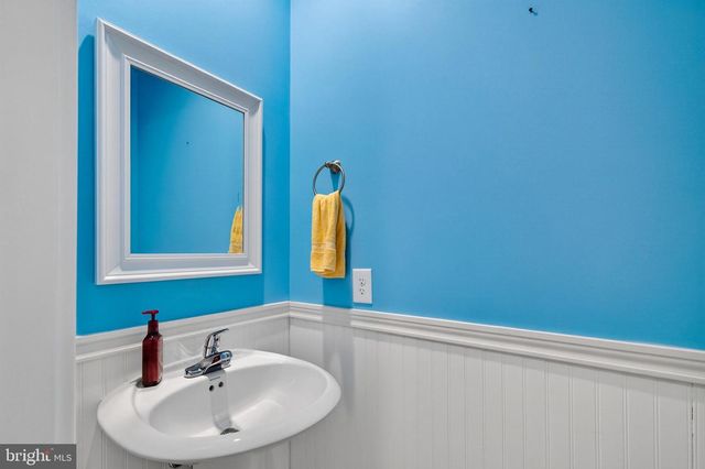 91 CILANTRO LN, Bunker Hill, WV 25413