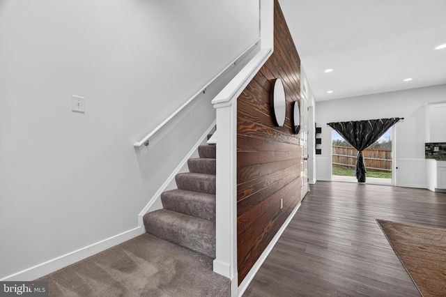 91 CILANTRO LN, Bunker Hill, WV 25413