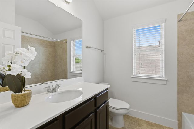 2004 Garretts WAY, Manchaca, TX 78652