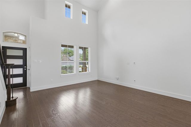 2004 Garretts WAY, Manchaca, TX 78652