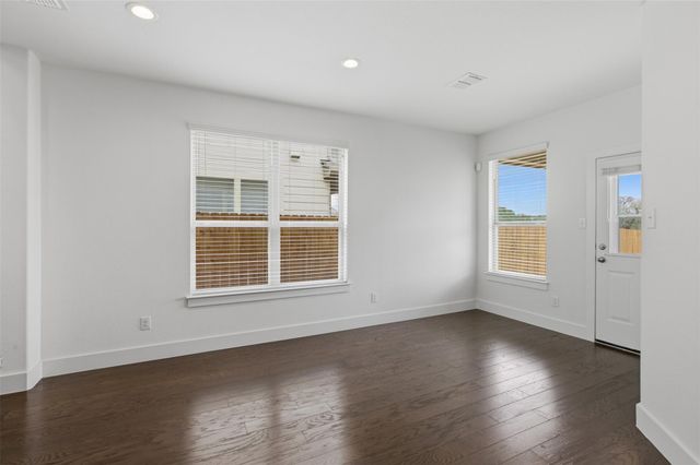 2004 Garretts WAY, Manchaca, TX 78652