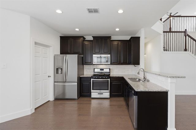 2004 Garretts WAY, Manchaca, TX 78652