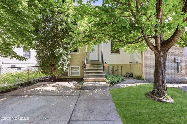 67 Whispering Pines Lane, Lakewood, NJ 08701