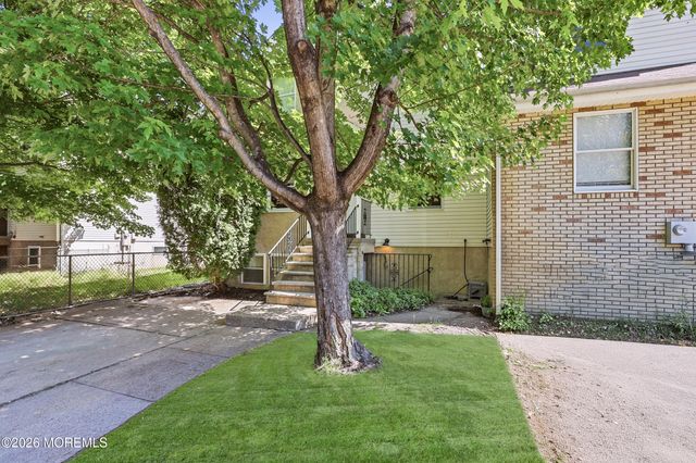 67 Whispering Pines Lane, Lakewood, NJ 08701