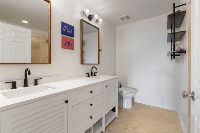 2040 W Belmont Avenue 302, Chicago, IL 60618