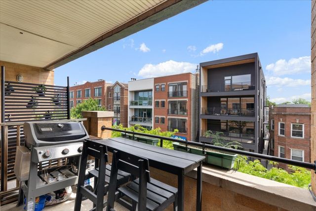 2040 W Belmont Avenue 302, Chicago, IL 60618