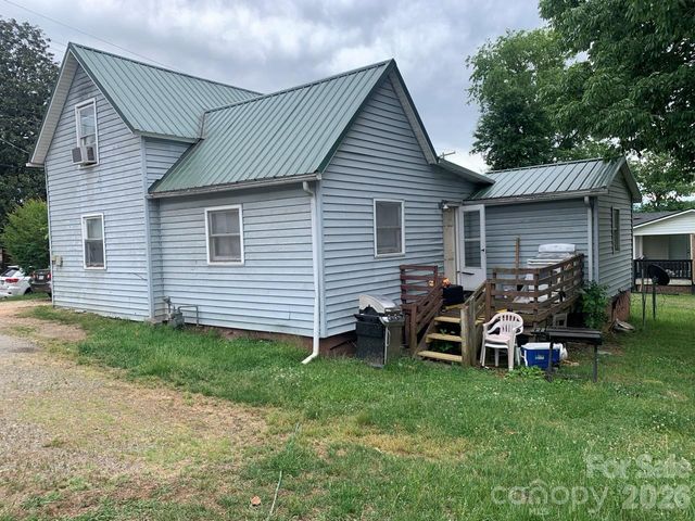 522 W Concord Street, Morganton, NC 28655