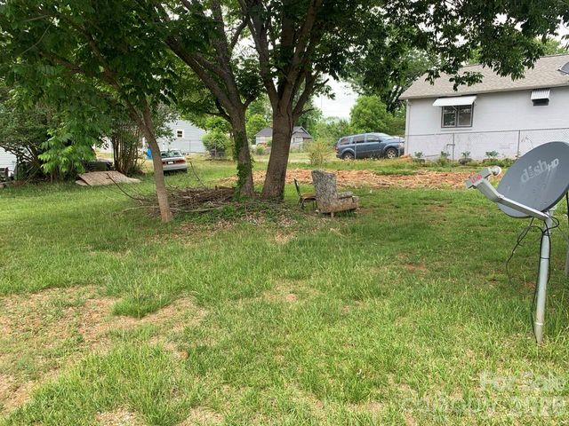 522 W Concord Street, Morganton, NC 28655