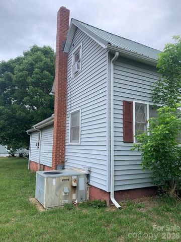 522 W Concord Street, Morganton, NC 28655