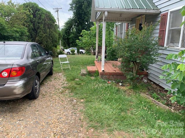 522 W Concord Street, Morganton, NC 28655
