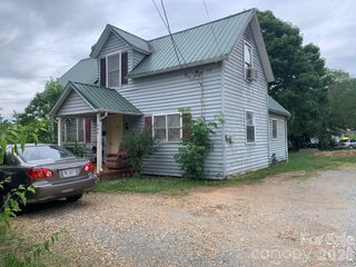 522 W Concord Street, Morganton, NC 28655