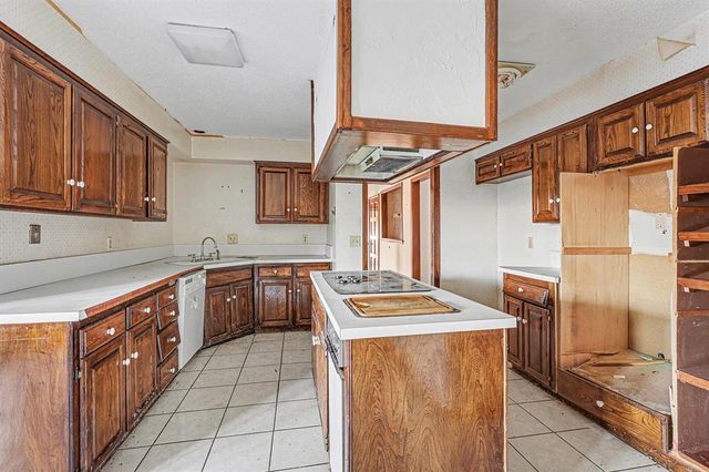 12108 Robinwood Place, Oklahoma City, OK 73120