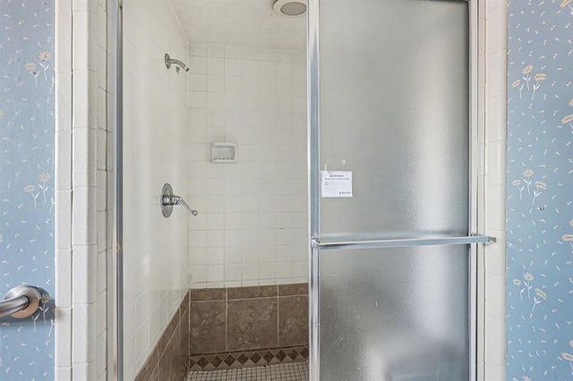 12108 Robinwood Place, Oklahoma City, OK 73120